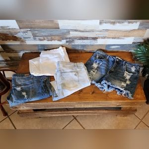 Lot of 4 size 13 mid-rise and high-rise jeans and cut-off shorts YMI